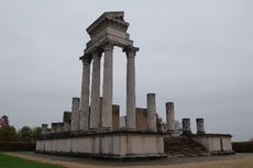 Xanten - Hafentempel 2.JPG